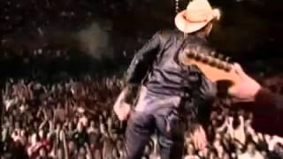 Bon Jovi – Bad Medicine-Shout (Live At Metlife Stadium, New Jersey 2001)