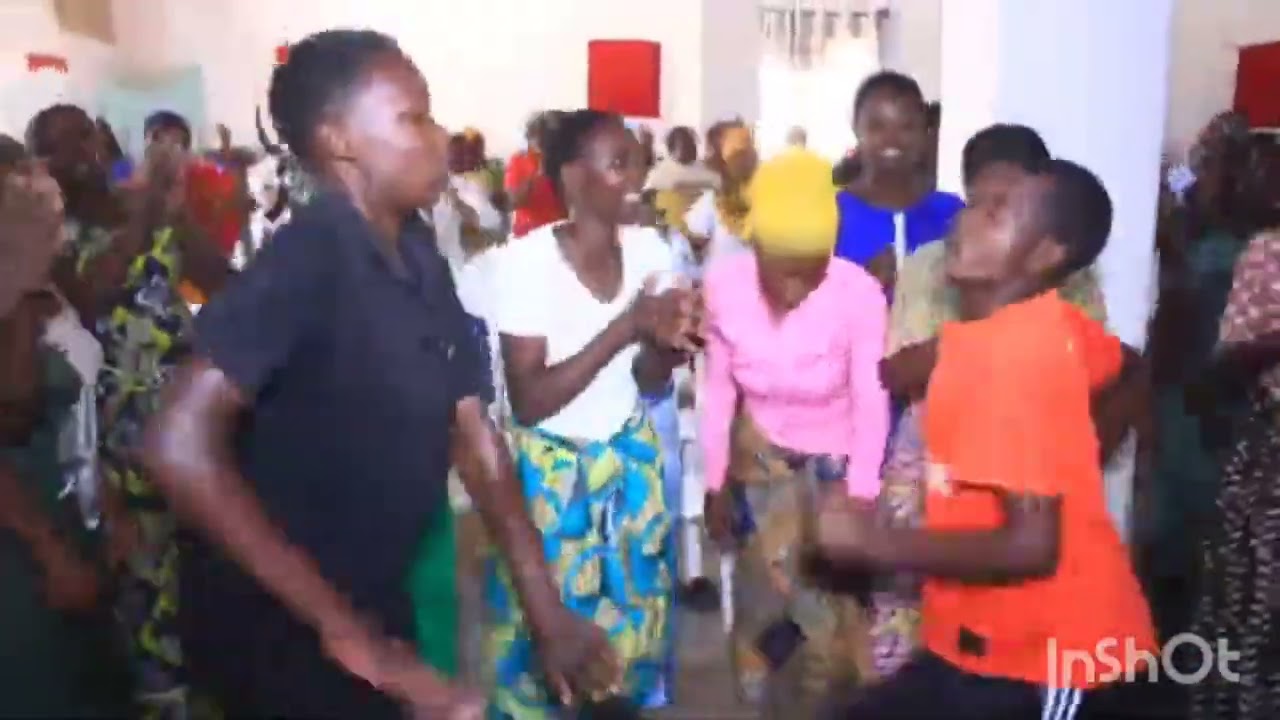 Ukobyabaga byifashe mu iteraniro mu isaha yo guhimbaza I'mana 