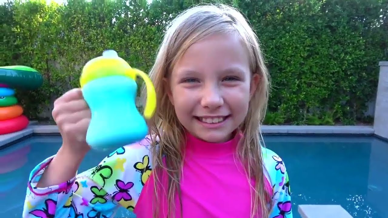 Alisa and Eva play Summer Games in the Pool with Fun Baby Shark Dance