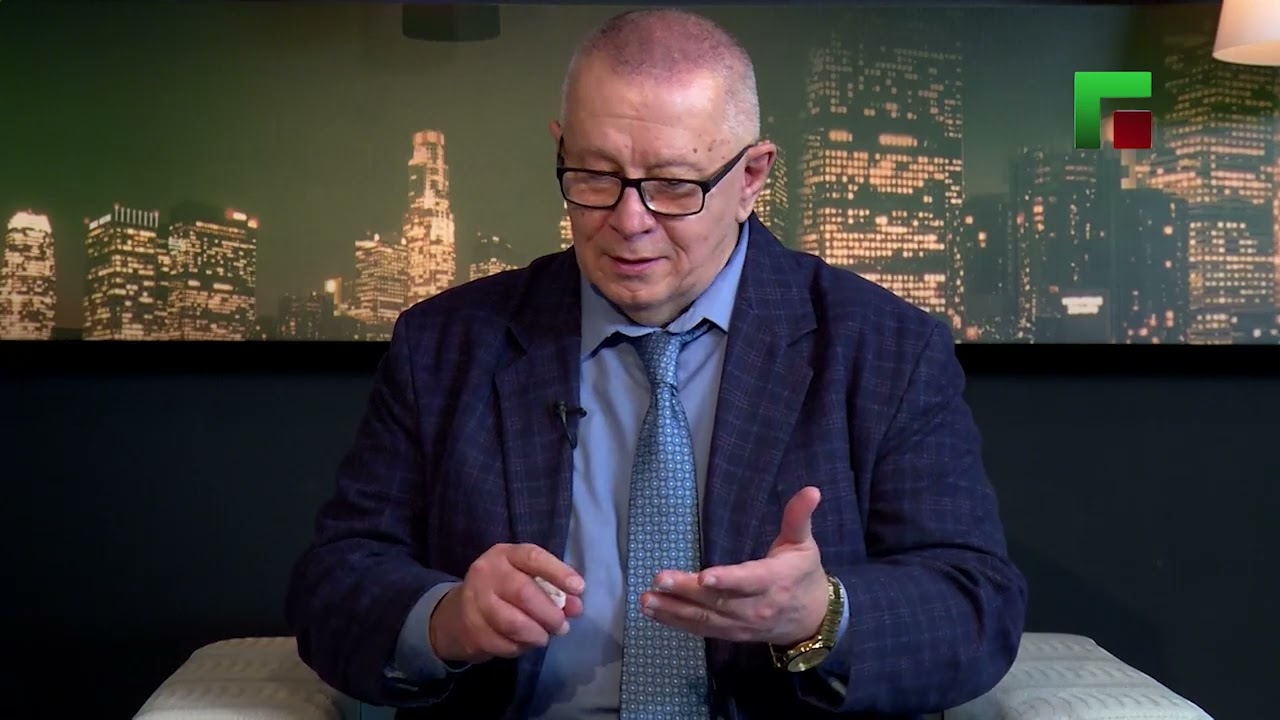 Председатель Союза писателей ЧР Аламахад Ельсаев на передаче 