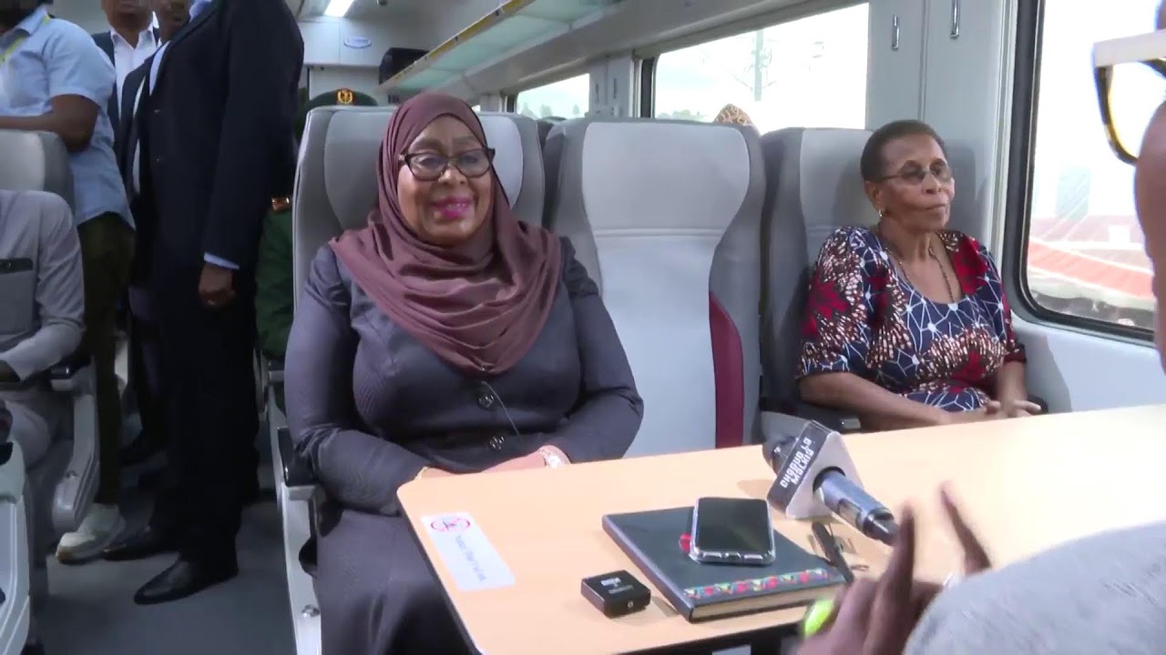 RAIS DKT. SAMIA AKIZINDUA RASMI MRADI WA MKAKATI WA TRENI YA UMEME SGR DAR ES SALAAM-DODOMA