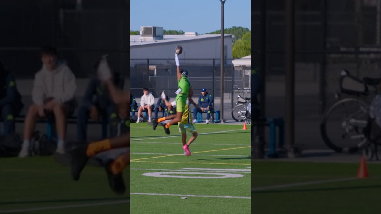 CHIP AHOY PUT ON MY AHHWIWIII GLOVES!😳