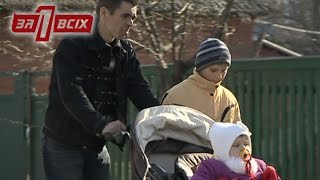 Мужчина делит своих детей с их бабушкой - Один за всех / Один за всіх - Выпуск 87 - 19.04.15 screenshot 4