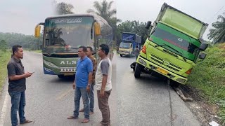 Truk Hampir Tumbang.! Bus ALS Di Stop Di Bukit Kodok