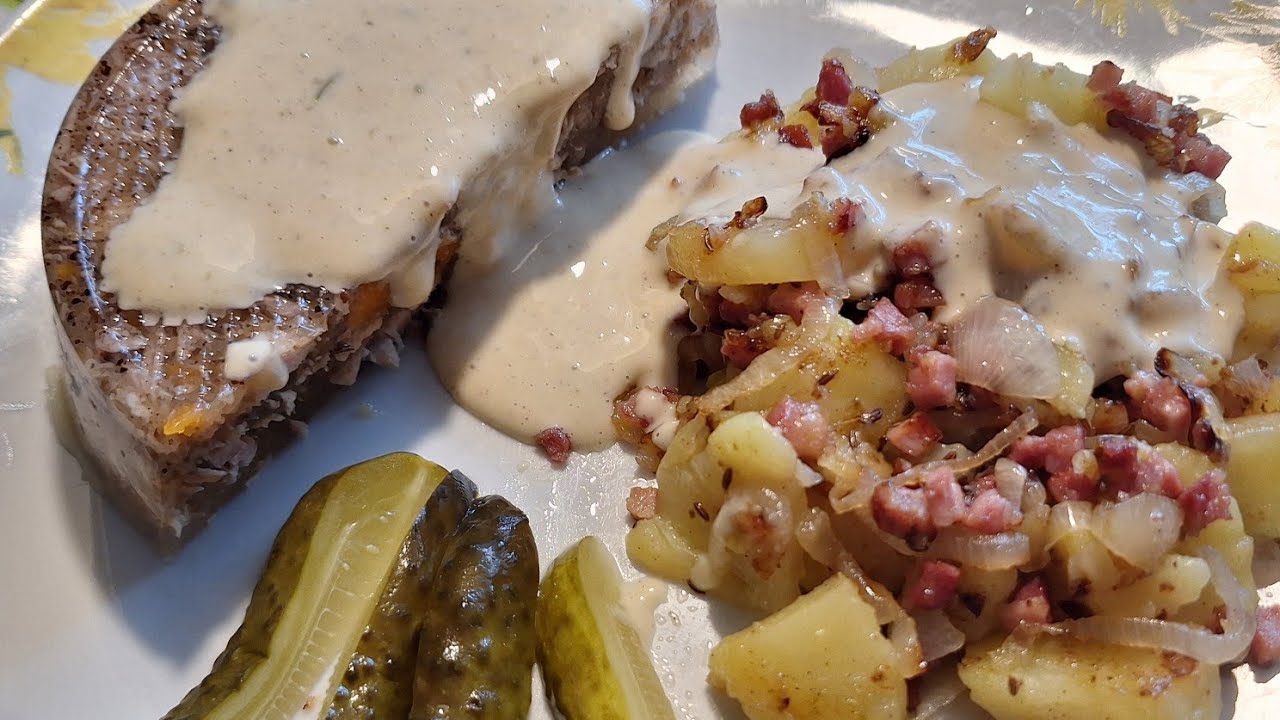 Schweinssülze mit Bratkartoffeln und selbst gemachter Remoulade 