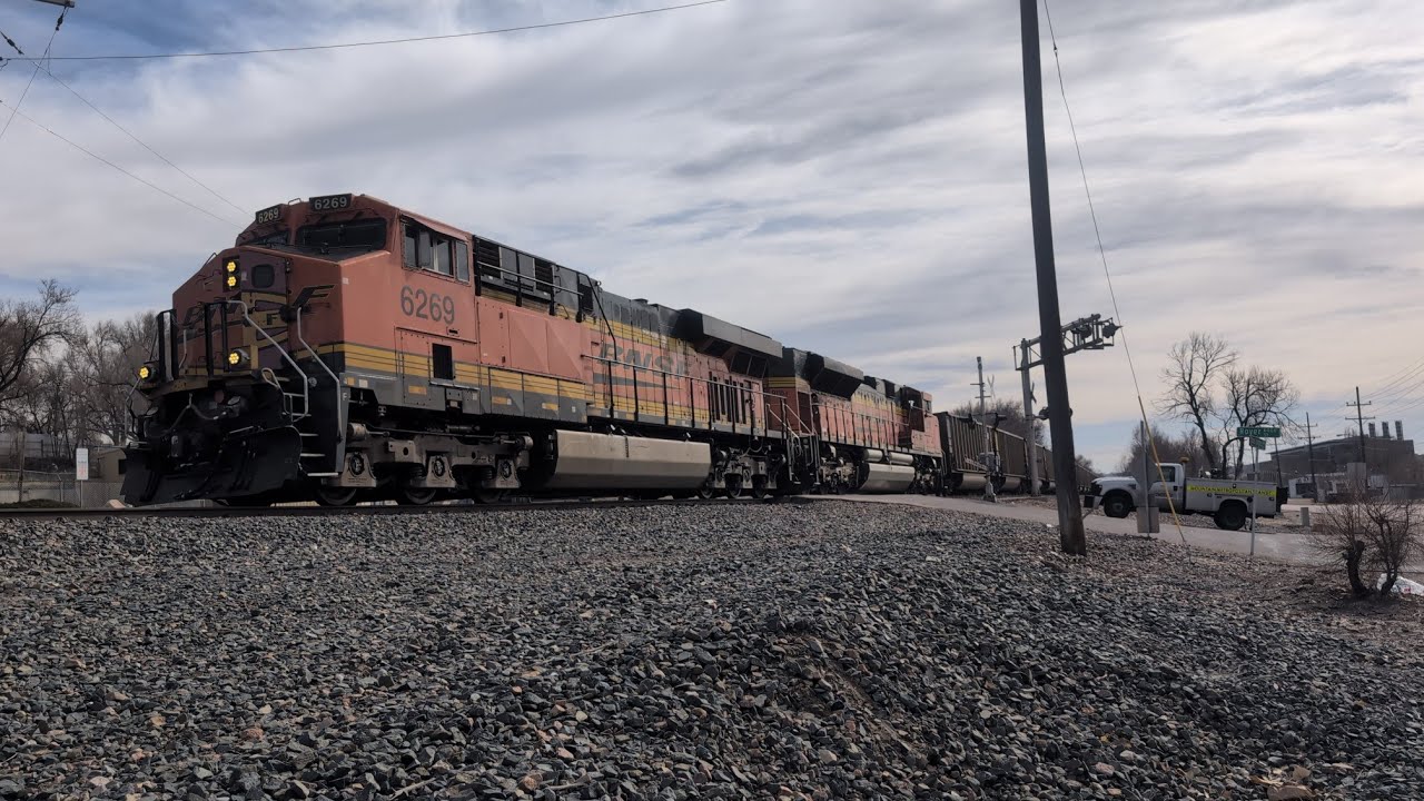 BNSF 6269 leads a NB empty coal in the springs 