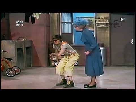 [Clip] El Chavo del 8 - El Chavo le da la garrotera y Quico le hecha agua al Chavo