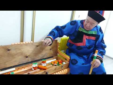 'Баргай наадан', автор