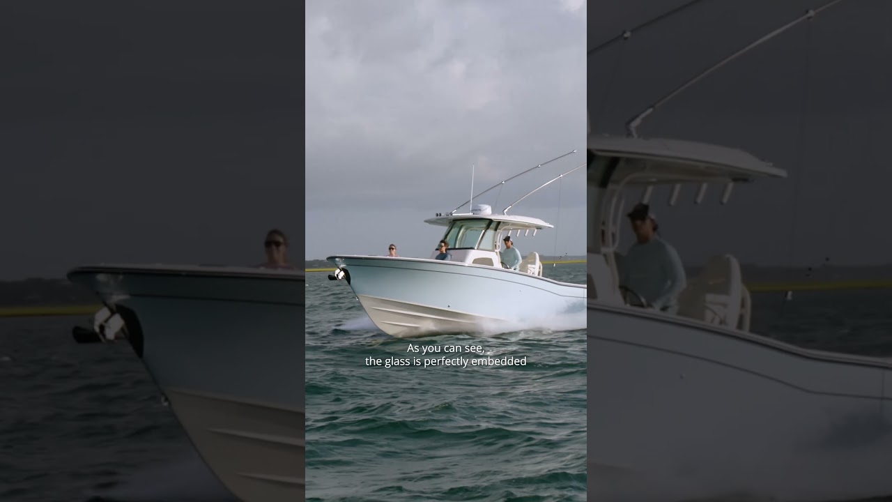 Ride in style with the newly redesigned integrated glass windshield on the Canyon 306.