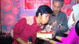 Download lagu Cakra Khan Menangis di Hari Ultahnya - Intens 28 Februari 2014