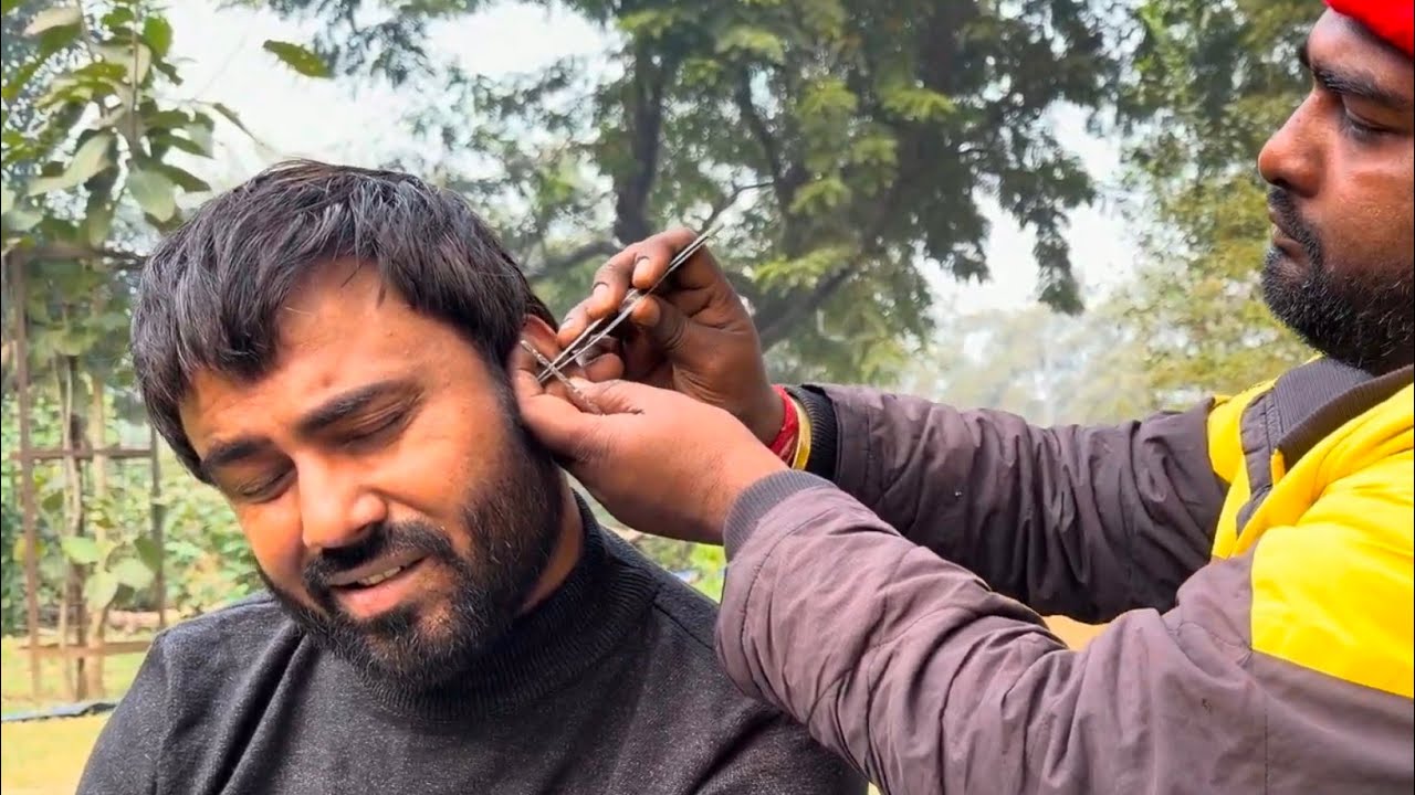 Extreme Ear Cleaning in India 🇮🇳 – Surprisingly Relaxing ASMR Street Barber