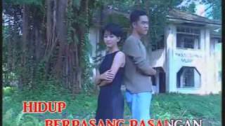 Nike Ardilla - Bila Cinta Mulai Bersemi - YouTube.FLV