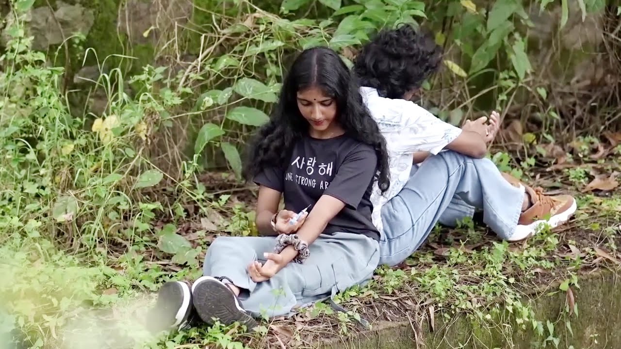 ലഹരി ഉപയോഗിച്ച് ഇവളെ എല്ലാവരും കൂടെ ചെയ്യുന്നത് കണ്ടോ LAHARI Malayalam Movie Scenes | Lime Creations