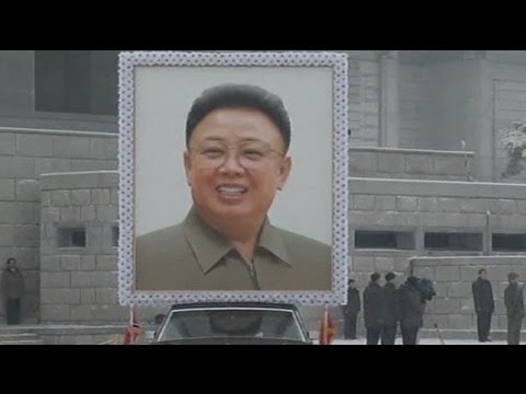 Kuzey Kore Kim Jong-il için ağlıyor