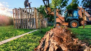 Free Wood and Creativity _ DIY Pallet Turkey Coop Build // Whitt Acres