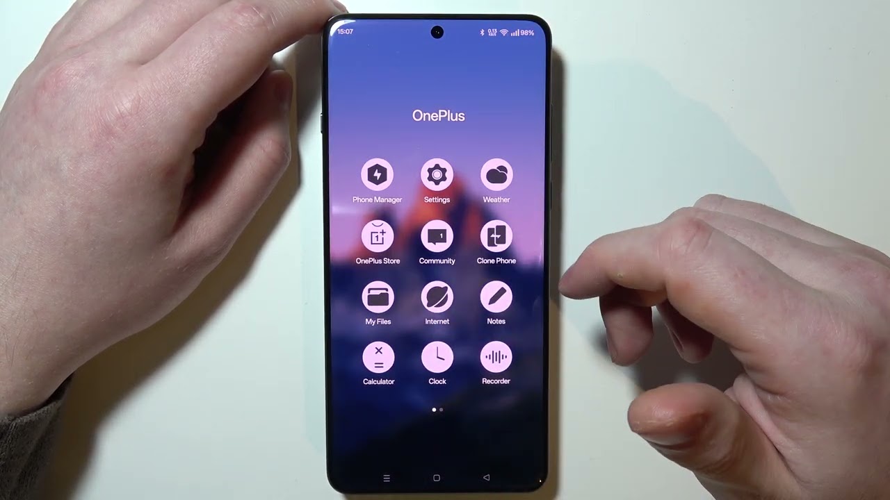 Does OnePlus 13R have Ads?