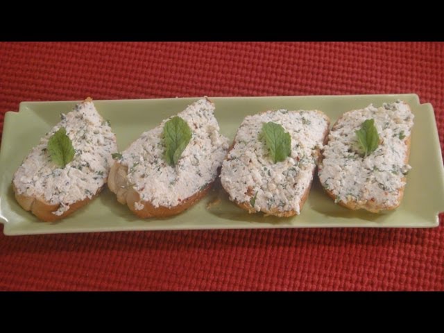 Creamy Cottage Cheese Crostini