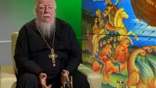 Почему в православных храмах нет скамеек, как в католических? (Отвечает батюшка Дмитрий Смирнов)