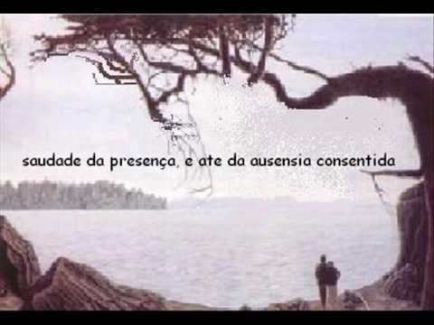 A saudade,  tua,  sempre chega  pelas lembranças  do teu cheiro,  da maciez de tua pele,  da sofreguidão de teus beijos,  do  calor de teu sexo...  E fico, eu,  saudade sem nexo. 