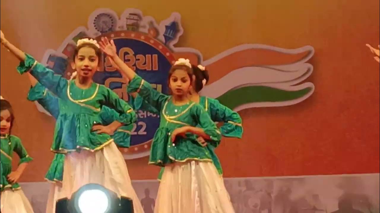 Dance by stepmaker dance studio's students on kankaria carnival 2022