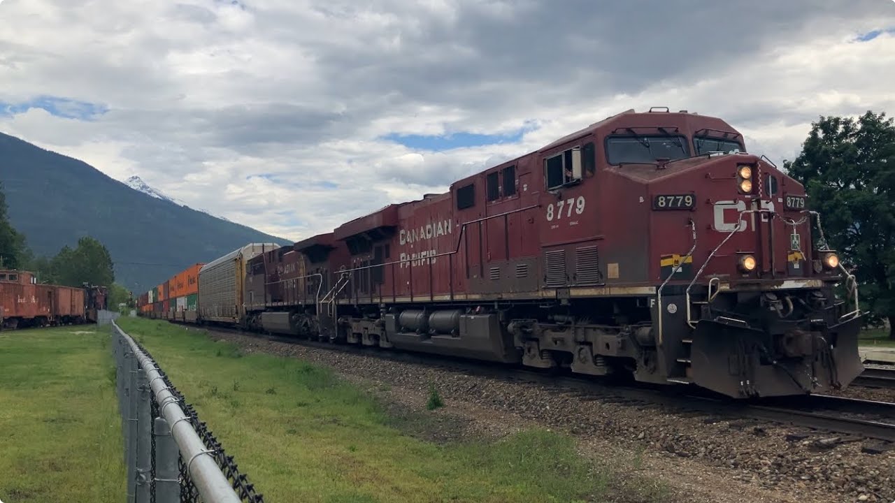 Canadian Pacific 8779 leads a freight train at Revelstoke