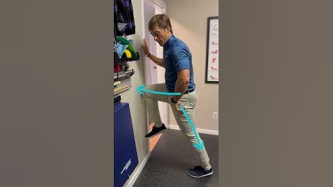 Runners, this is how you open up hips and activate glutes #shorts