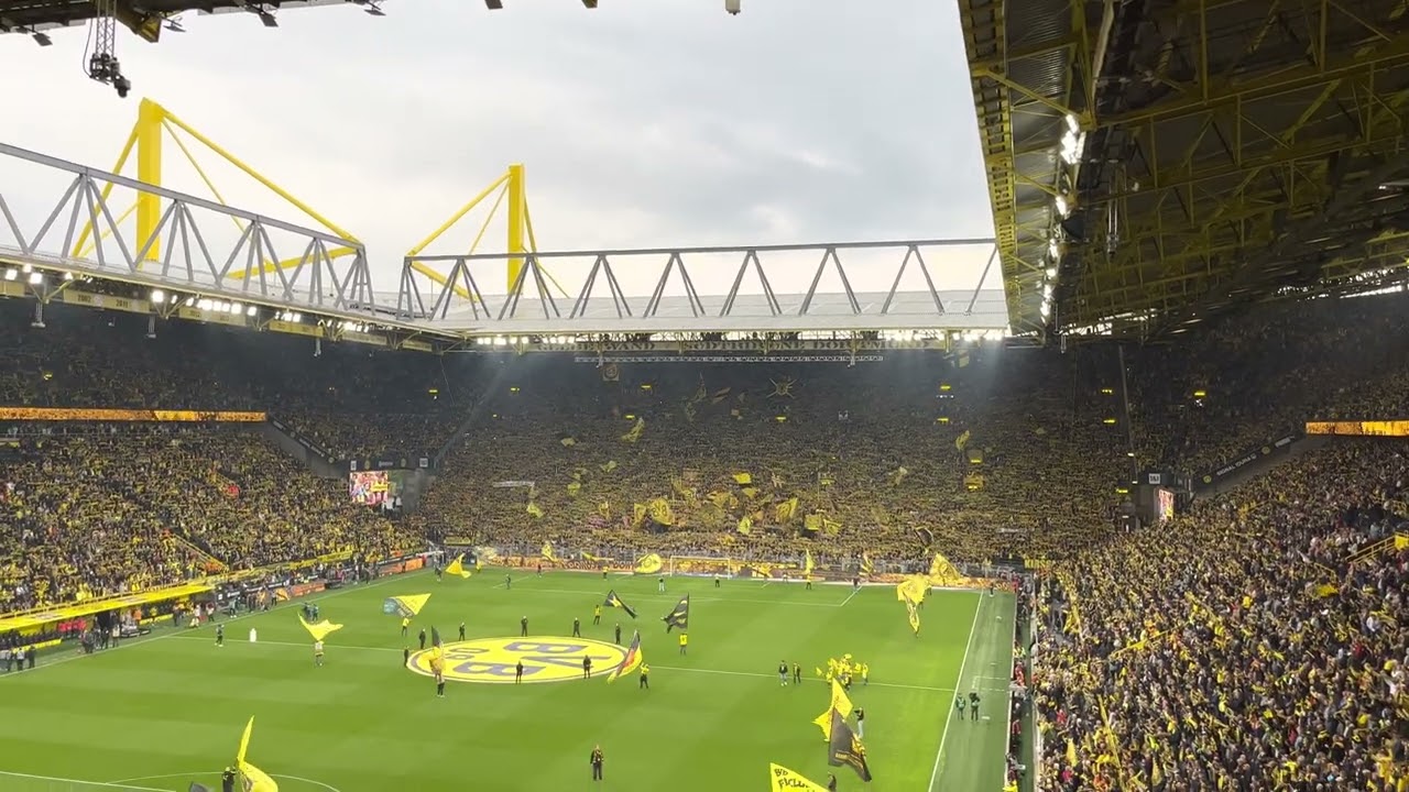 BVB VS Eintracht Frankfurt. You Never Walk alone + Mannschaftsaufstellung.
