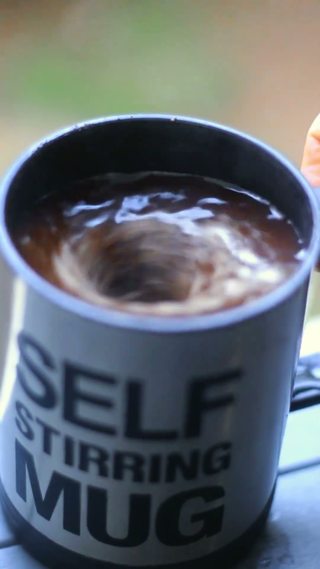 Product Link in Bio ( # 1924 ) ▶️ 9️⃣  @MaviGadgets Automatic Self-Stirring Insulated Smart Mug
