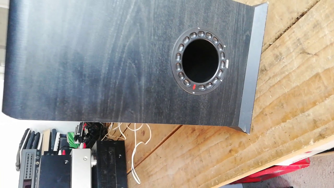 Smitsom Mangle Inspicere Subwoofer JAMO SW200 II - YouTube