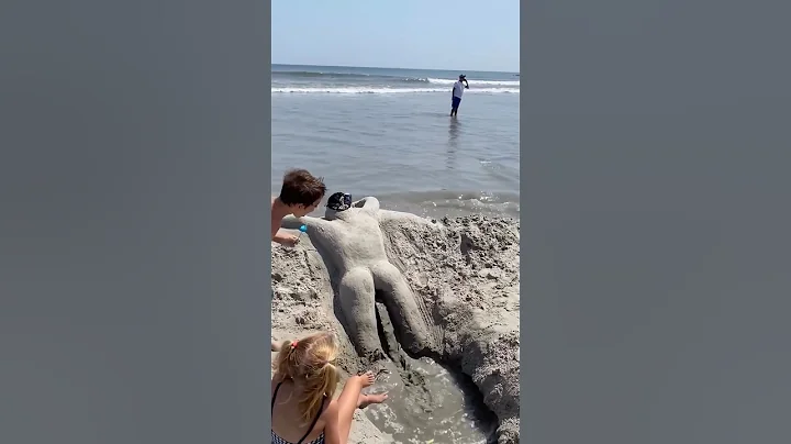 The Greatest Sand Sculpture Ever 😂