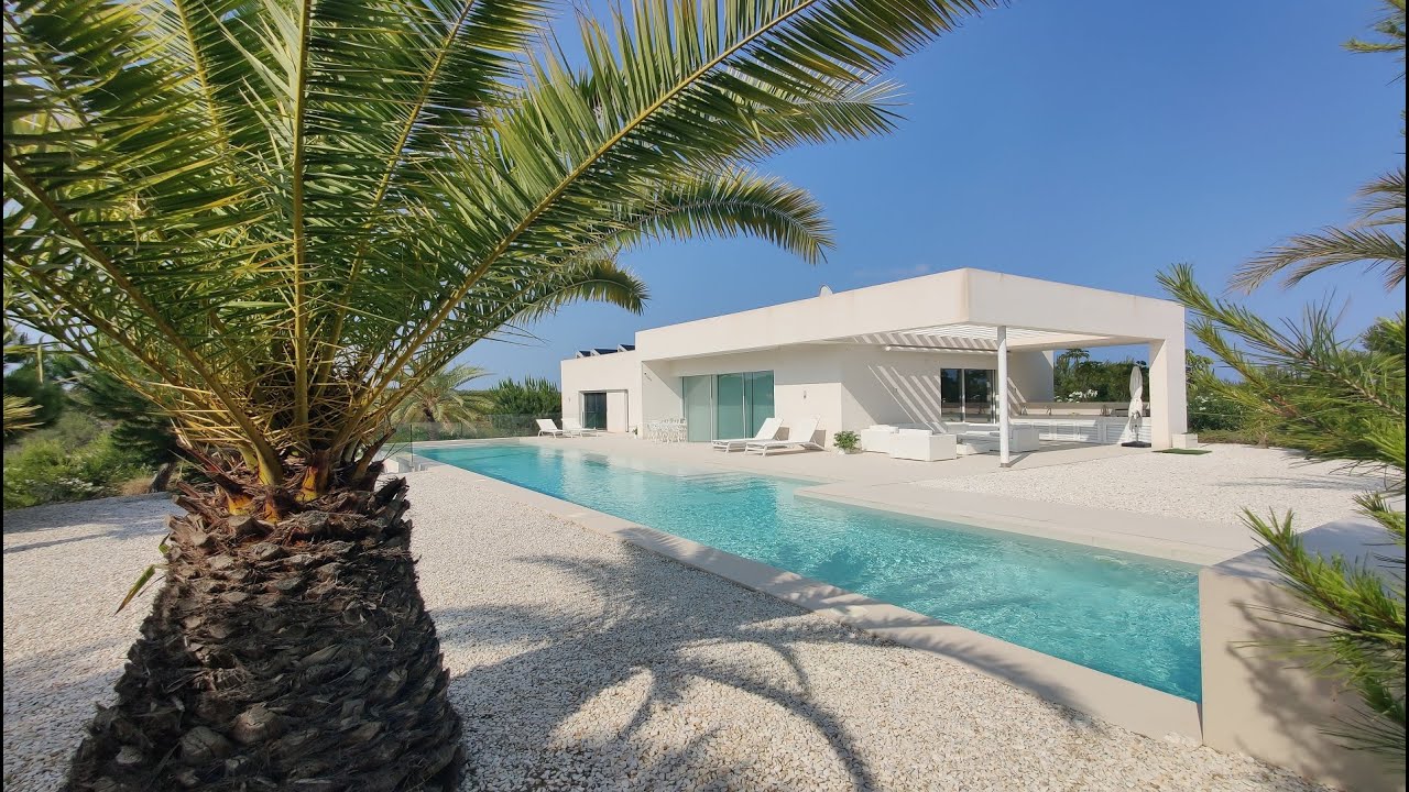 Luxury Villa with Private 19 meter Pool For Sale in Las Colinas Golf ...