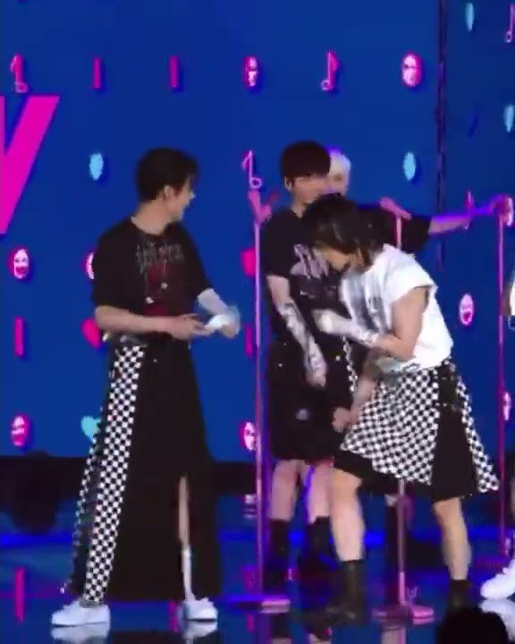 [TXT]Beomgyu singing and changing lyrics of Yeonjun rap part
