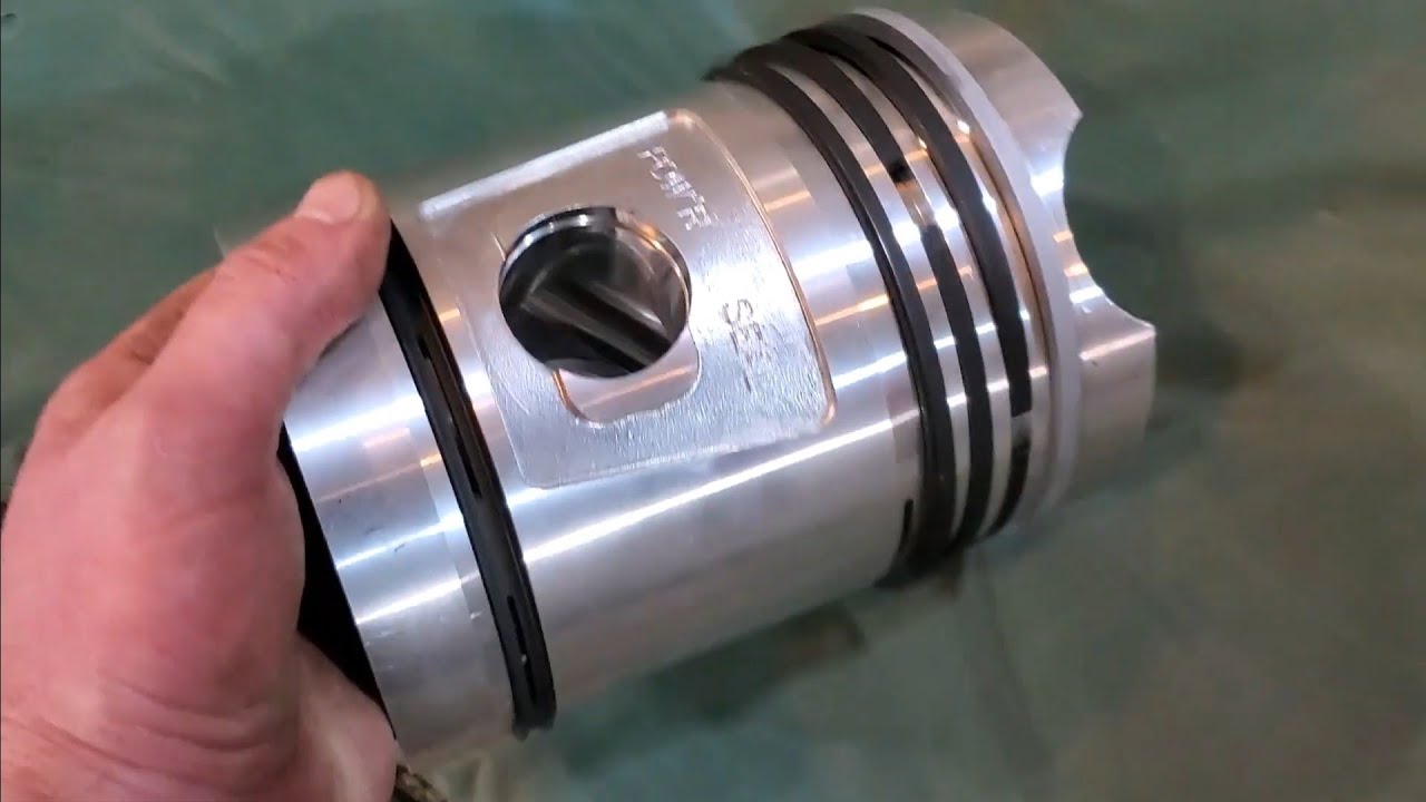 John Deere B - New Engine from the Machine Shop - YouTube