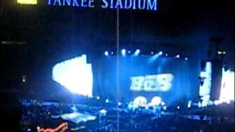 B.o.B. - Don't Let Me Fall (Live at Yankee Stadium)