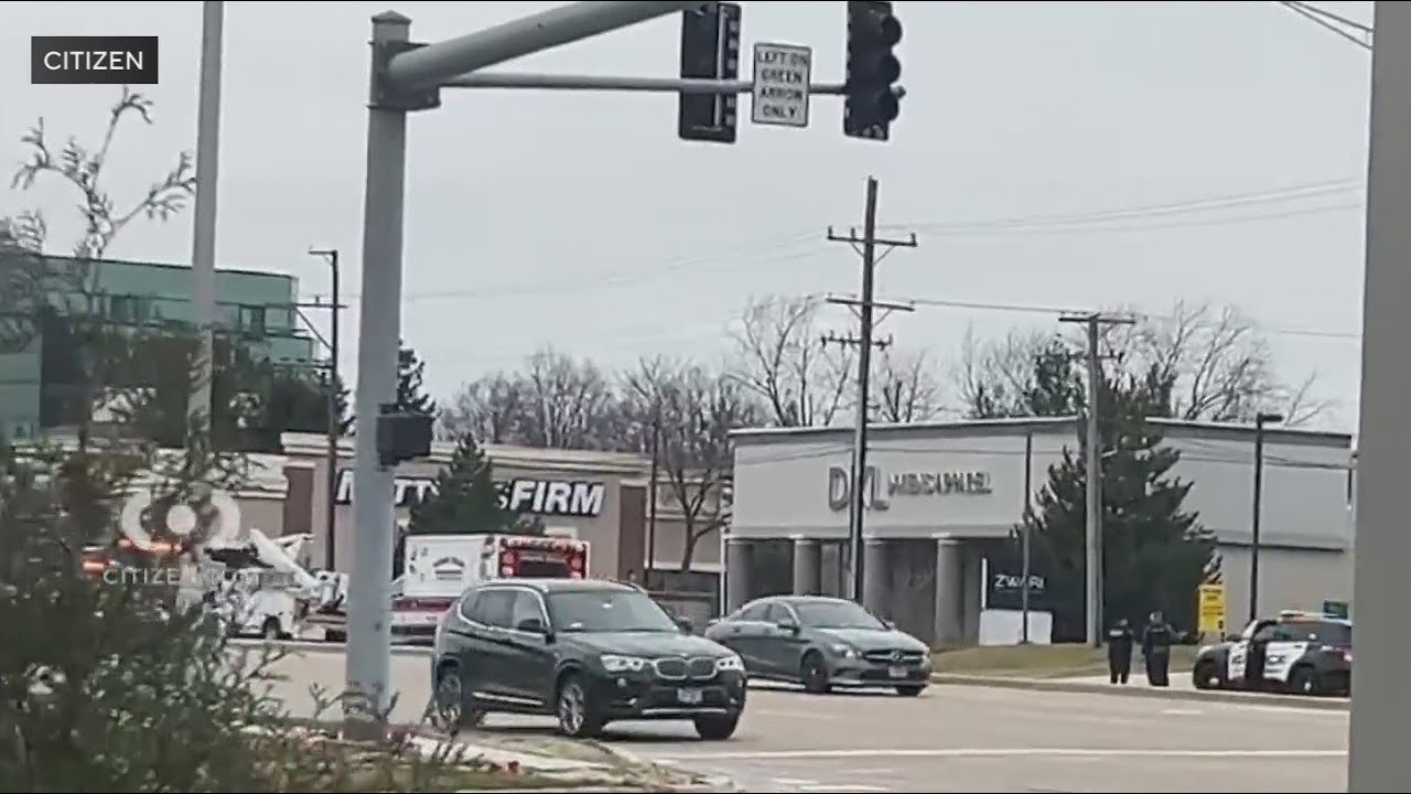 Pedestrian hit, killed by vehicle in Chicago's western suburbs - YouTube