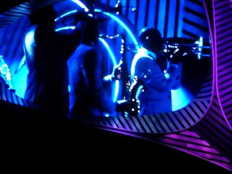 Bruno Mars-Marry you MTV EMA 2011