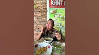 Eat soto bakwan first we are all friends #bangademanganjolo