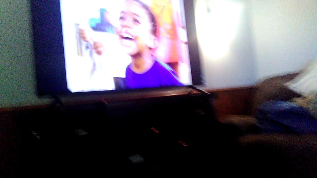 Carrot and broccoli fighting on a movie YouTube