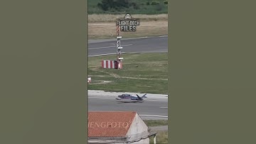 Fighter aircraft FORGETS to deploy LANDING GEAR 😱