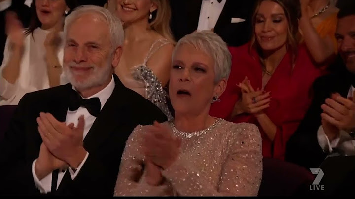 Jamie Lee Curtis Wins Oscar for Best Supporting Actress