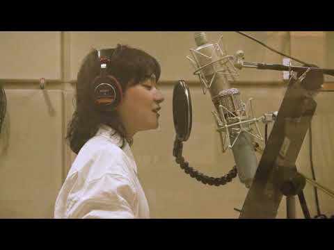 映画『そばかす』主題歌「風になれ」三浦透子が歌う！　レコーディング映像