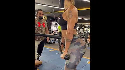 Muscle girl flex super Biceps and abs #youtubeshorts