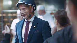 Bag om: Carlsberg-reklame med Mads Mikkelsen i Laden