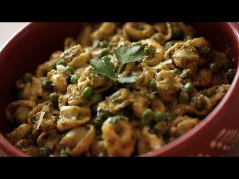 Spinach Tortellini w/ Pesto & Peas Recipe || KIN EATS