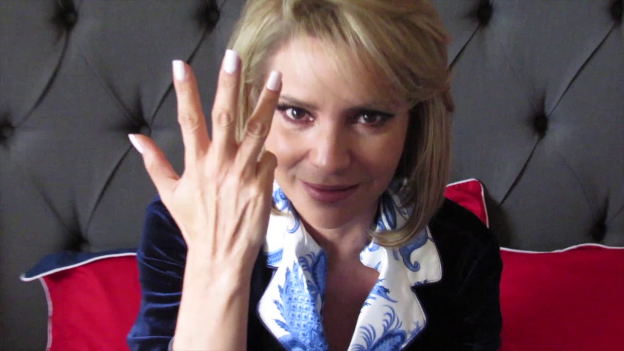 ¿QUÉ ME PASÓ EN EL DEDO?  DANIELA CASTRO