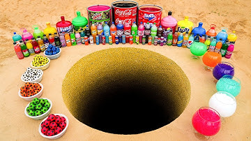 Grote tandpasta-uitbarsting van de gigantische Coca-Cola, Fanta, Mountain Dew, Balls en vele fris...