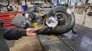 This Craftsman ZTS 7500 Zero Turn needs a deck rebuild and belt. Lets do this!
