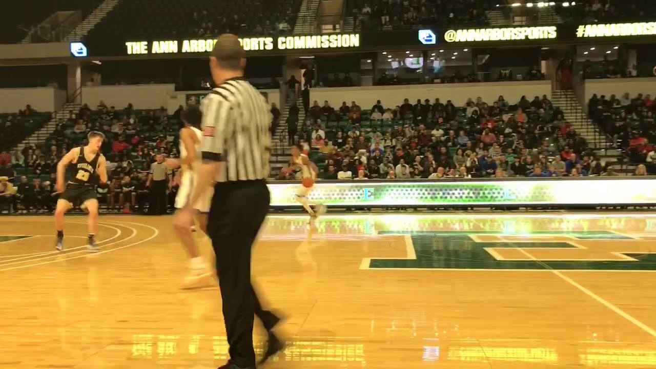 Emoni Bates heats up in second quarter in Lincoln’s district semifinal