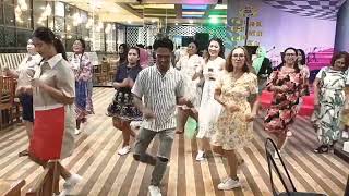 HEBOH GOYANG KAKA BAJU HITAM REMIX| EVAN LINE DANCE| CHOREO BY EVAN| DAPUR SUMBA CAFE - SBD