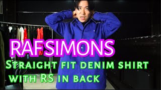 ビッグデニムシャツと全然違います。RAF SIMONS / Straight fit denim shirt with RS in back